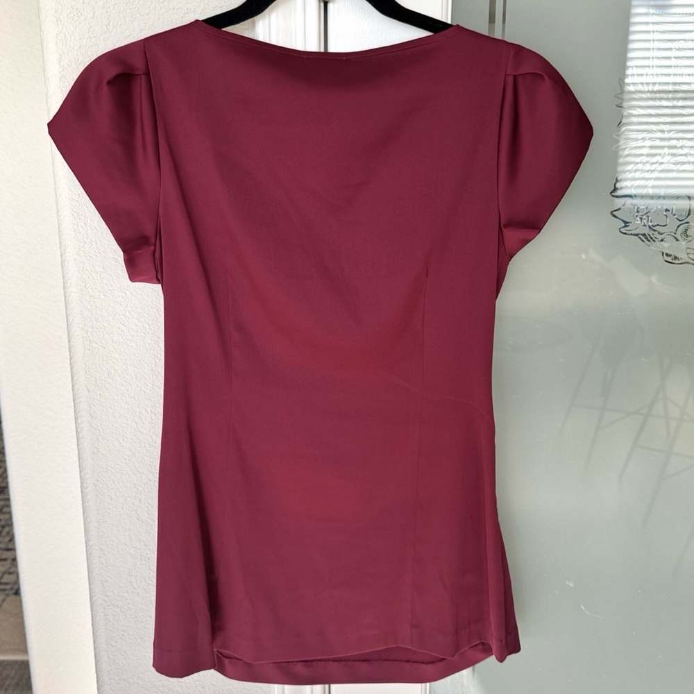 Ann Taylor Burgundy Cowl Neck Shell - size 4, seashell cap sleeve - Picture 3 of 4